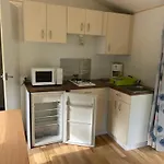Zecamping 4 Animaux Acceptes Bain A Remous Sauna Et Solarium Κάμπινγκ *