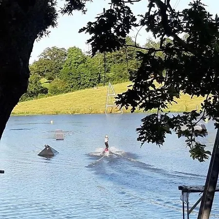 Zecamping 4 Etoiles Animaux Acceptes Bain A Remous Sauna Et Solarium * Apremont (Vendee)