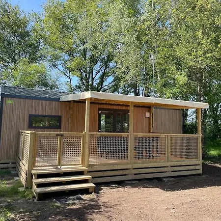 Zecamping 4 Etoiles Animaux Acceptes Bain A Remous Sauna Et Solarium Camping *