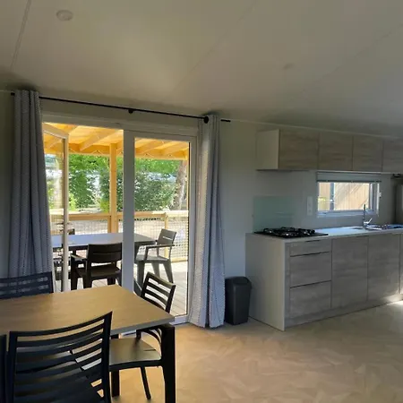 Zecamping 4 étoiles Animaux Acceptés Bain à Remous Sauna Et Solarium Camping *