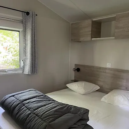 Camping Zecamping 4 étoiles Animaux Acceptés Bain à Remous Sauna Et Solarium *