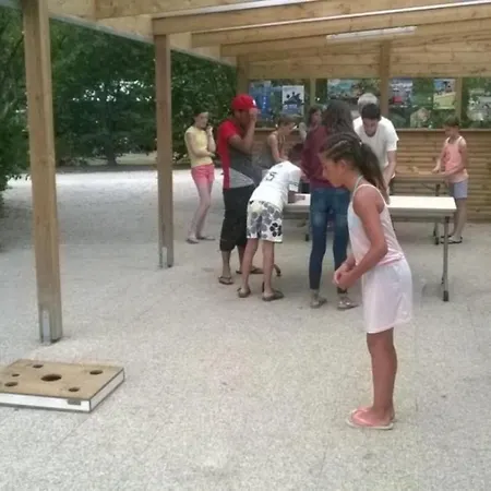 Zecamping 4 Etoiles Animaux Acceptes Bain A Remous Sauna Et Solarium