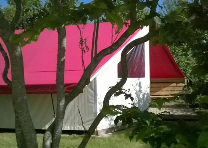 Camping 4 Etoiles - Piscine - Ccb0bif Apremont (Vendee)