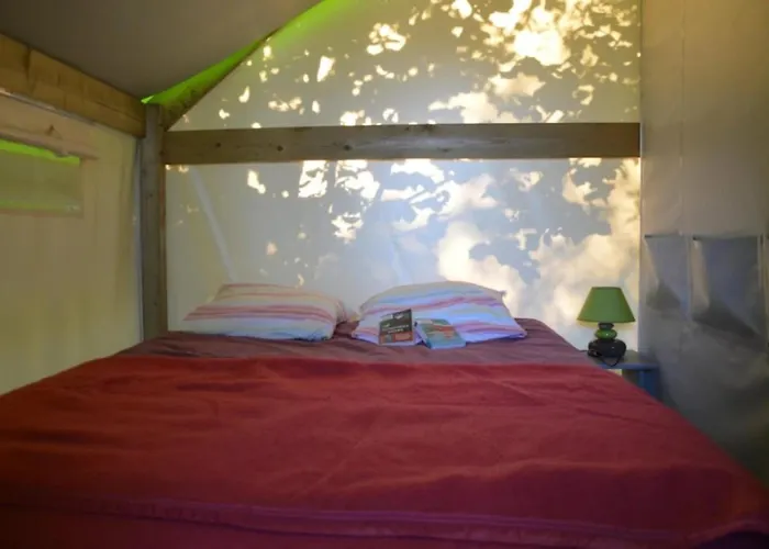 Zecamping 4 Animaux Acceptes Bain A Remous Sauna Et Solarium אתר קמפינג