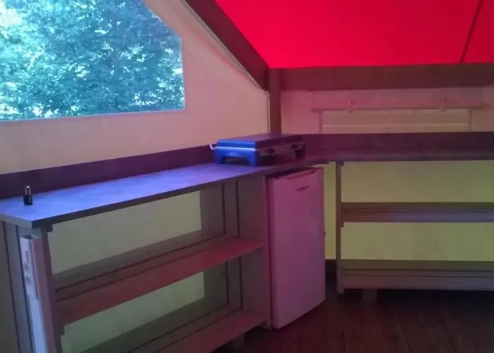 אתר קמפינג Zecamping 4 Animaux Acceptes Bain A Remous Sauna Et Solarium