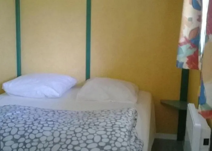 Camping 4 Etoiles - Piscine - Ccb0bif Apremont (Vendee)