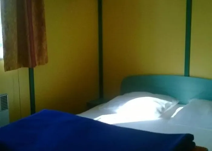 אתר קמפינג Zecamping 4 Animaux Acceptes Bain A Remous Sauna Et Solarium